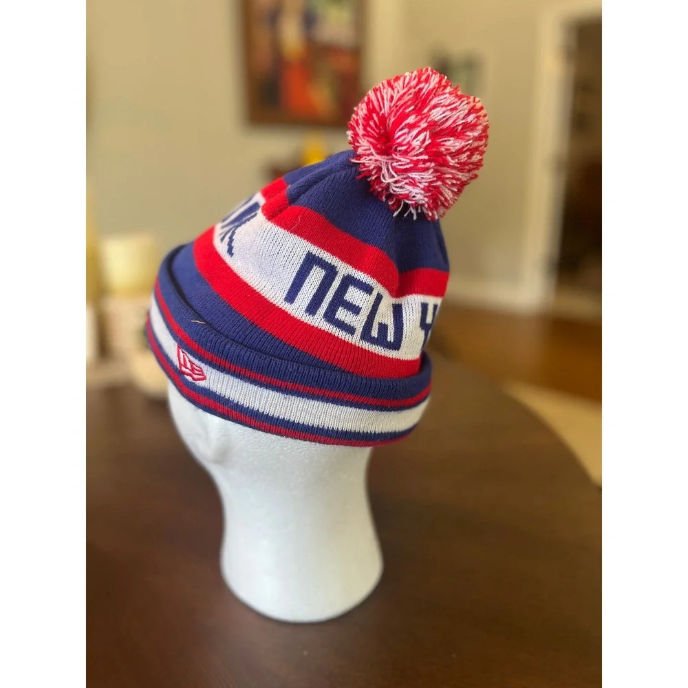 New Era NY Giants Beanie Hat Mens OSFM Blue Excellent Cuffed Pom Pom NFL Cap